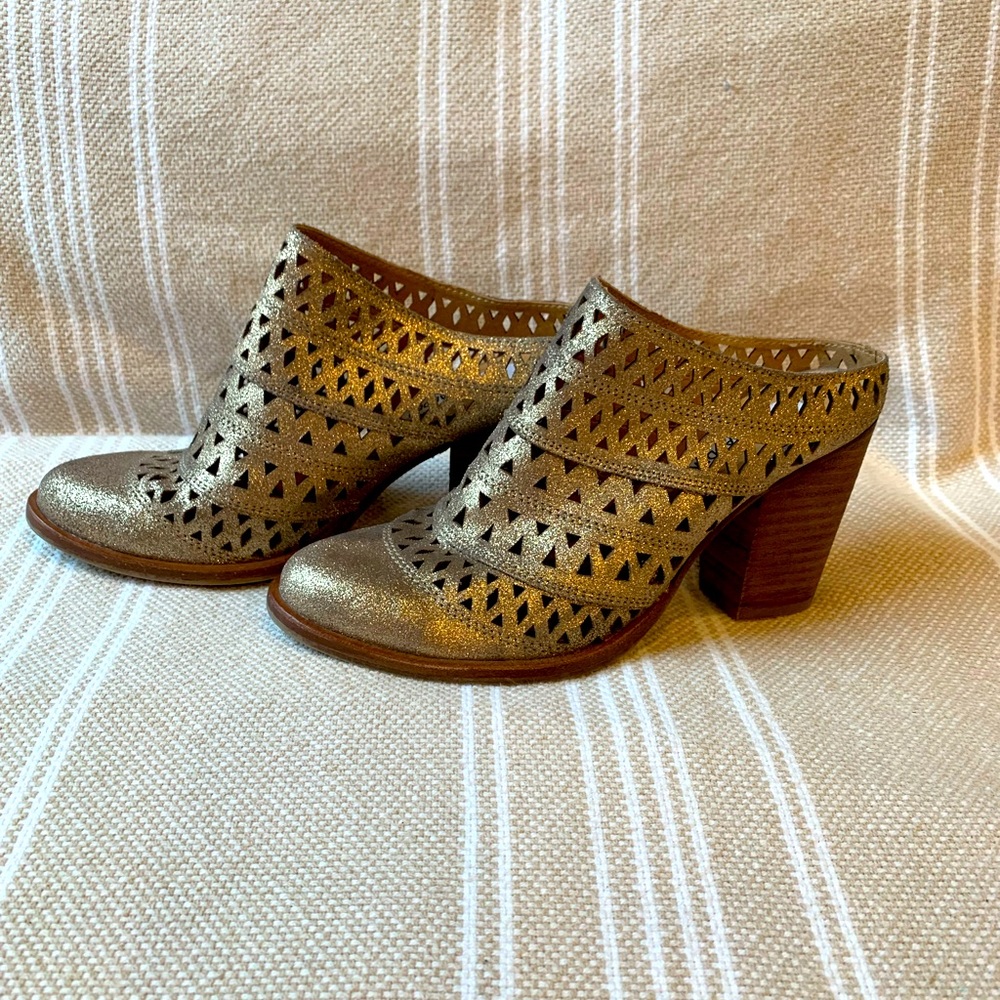 Steve Madden gold leather ‘Harmony’ mules size 5.5